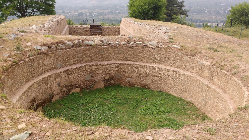 Ancient Buddhist site at Harwan. Picture Credits: Shibnaths2/Wikimedia Commons.