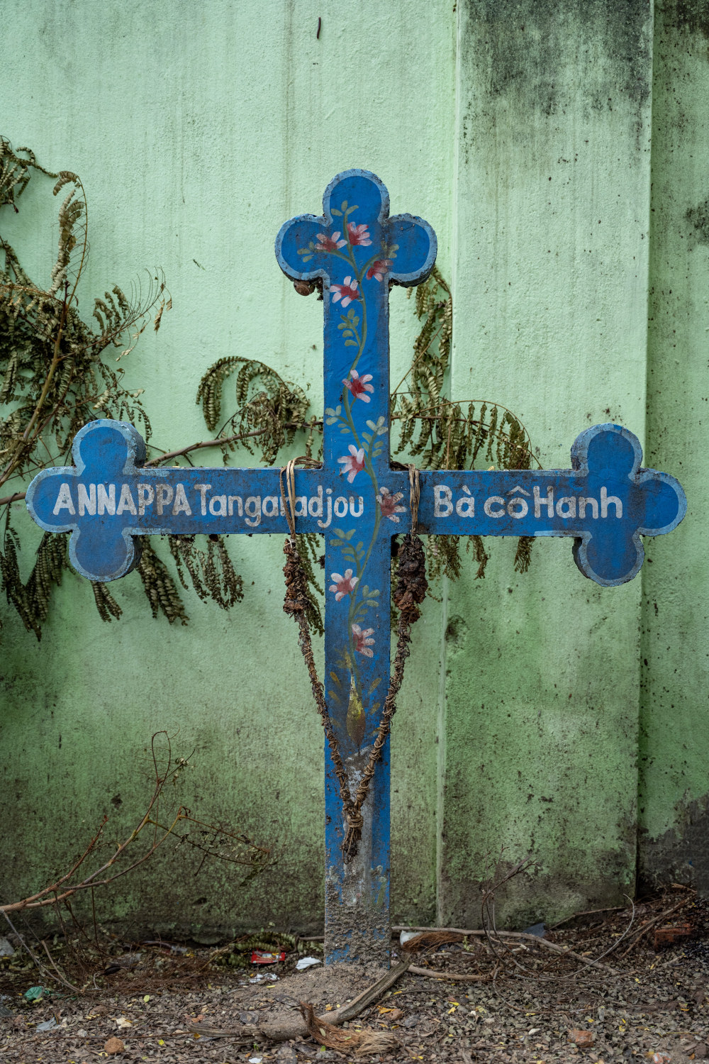 Gravestone of a Tamil-Vietnamese couple. (Picture Credits: Joseph Rahul)