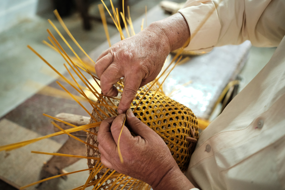 Weaving of a thyaktuk at DHH. (Picture Credits: Abhishek Anil.)