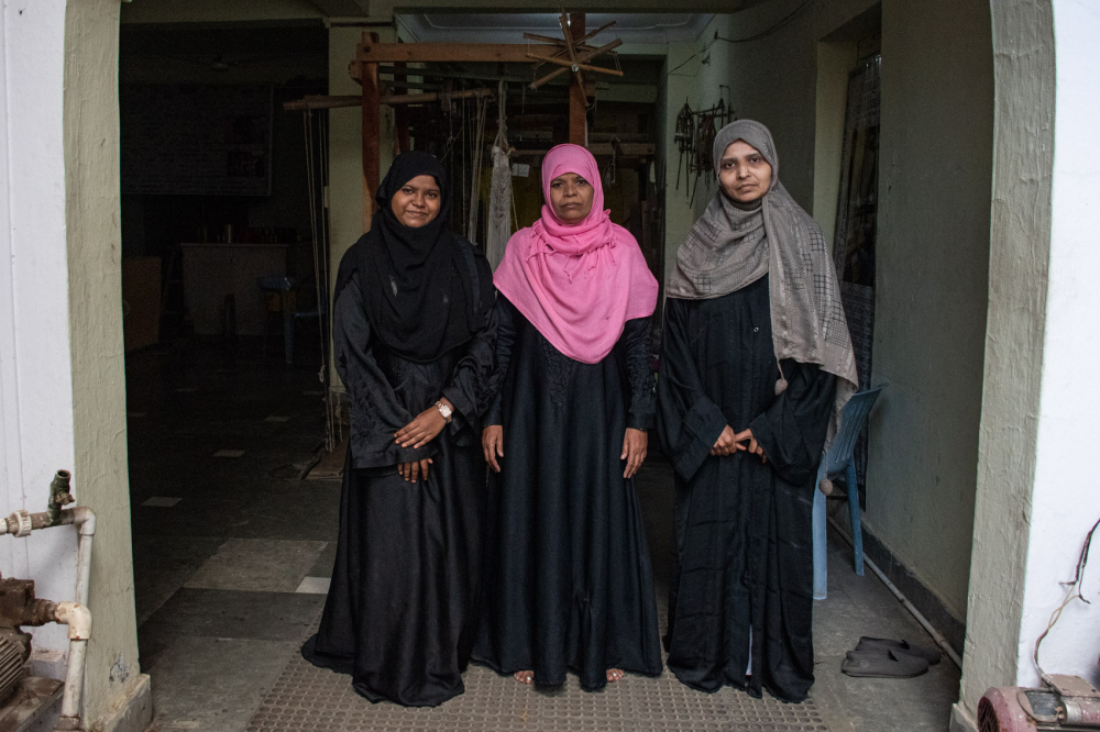 Weavers at Imran Qureshi’s Himroo Factory. (Picture Credits: Anil Purohit)