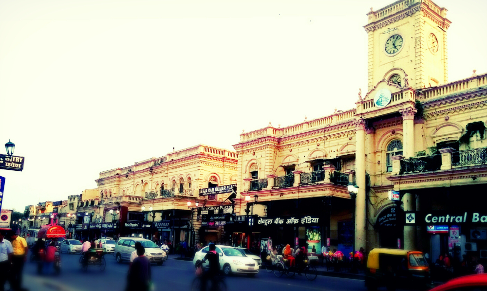 Hazratganj was modeled after the Champs-Élysées in Paris and Oxford Street in London. (Picture Credits: Wikimedia Commons)