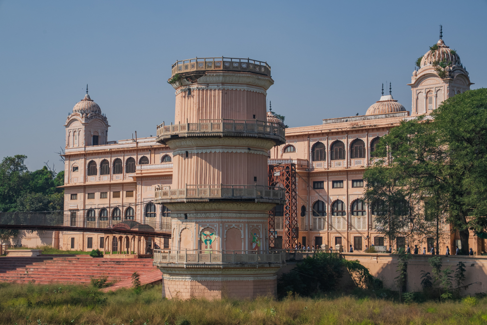 The complexity of the design of the Sheesh Mahal ensures a complex conservation process. (Picture Credits: Meenal Upreti)