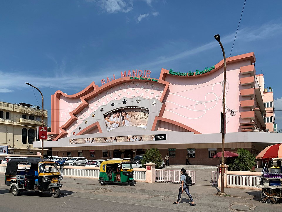 Raj Mandir Cinema in Jaipur, also designed by W. M. Namjoshi. (Picture Courtesy: Wikimedia Commons)