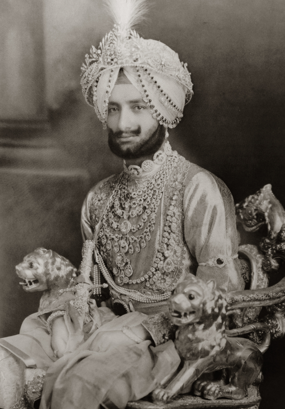 A portrait of the last ruling king of Patiala, Maharaja Yadavindra Singh, 1930. He signed the treaty to merge Patiala into independent India. (Picture Courtesy: Wikimedia Commons)