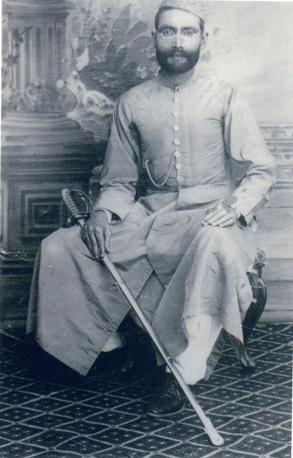 Photograph of Muztar Khairabadi. (Picture Courtesy: Wikimedia Commons)