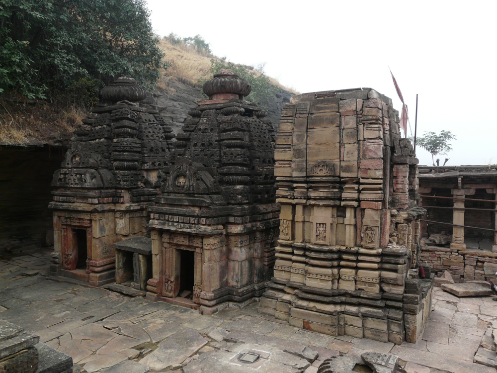 Temples in Nareshwar. (Picture Courtesy: Varun Shiv Kapur/Wikimedia Commons)