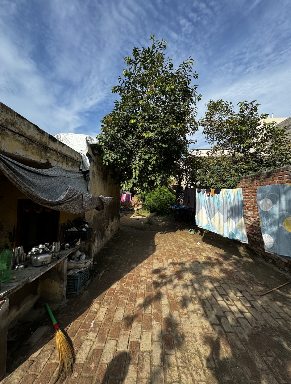 Veranda and porch spaces of the original structures. (Illustration Credits: Aalekh Dhaliwal) 