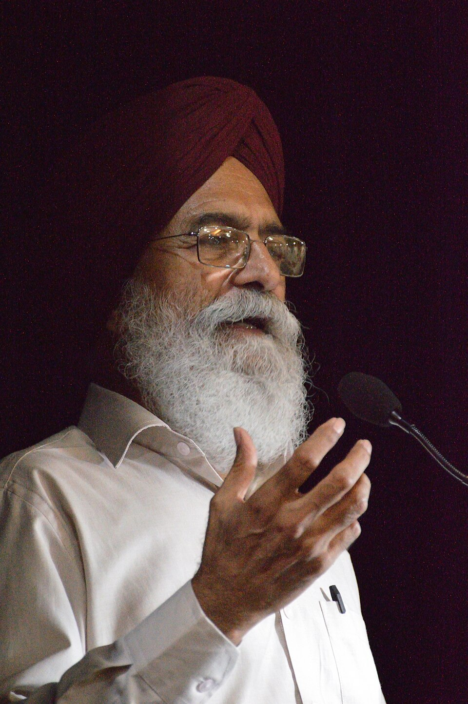 Dr Surjit Patar, 2016. (Picture Courtesy: Wikimedia Commons) 
