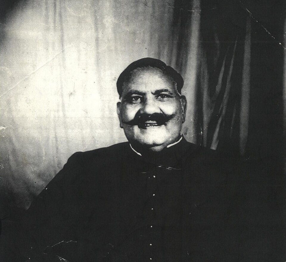 Ustad Bade Ghulam Ali Khan began his training in Kasur under his uncle, Kale Khan and father, Ali Baksh, both of the Patiala-Kasur lineage. (Picture Courtesy: Wikimedia Commons)
