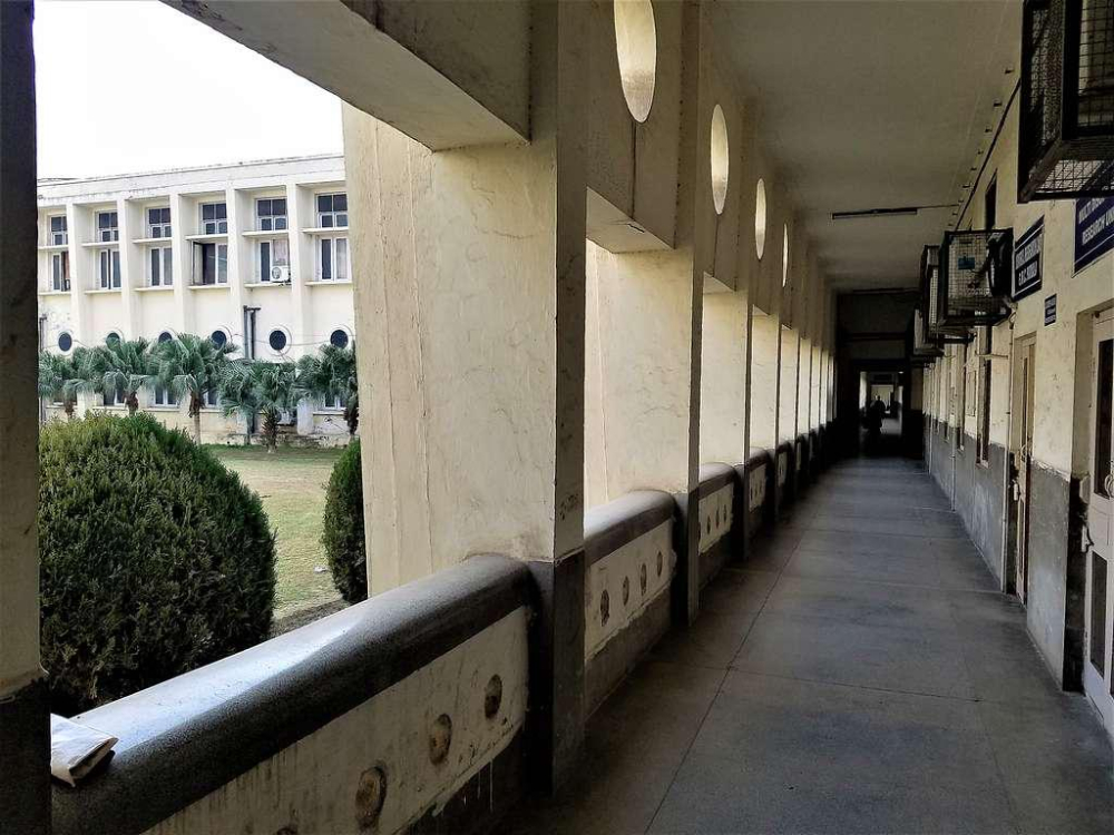 Main corridor of the Government Medical College, Patiala. (Picture Courtesy: Wikimedia Commons)
