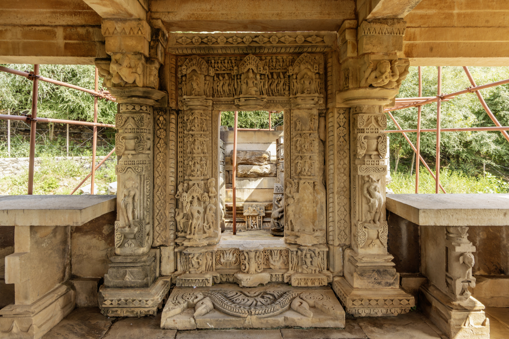 Sculptures on a ruined door in Bateshwar. (Picture Credits: Pranjal Jain)