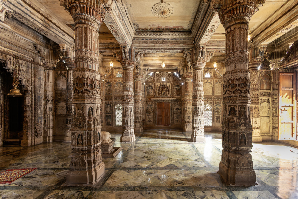 Murals in the mandapa (pillared hall), Jankojirao chhatri. (Picture Credits: Pranjal Jain)