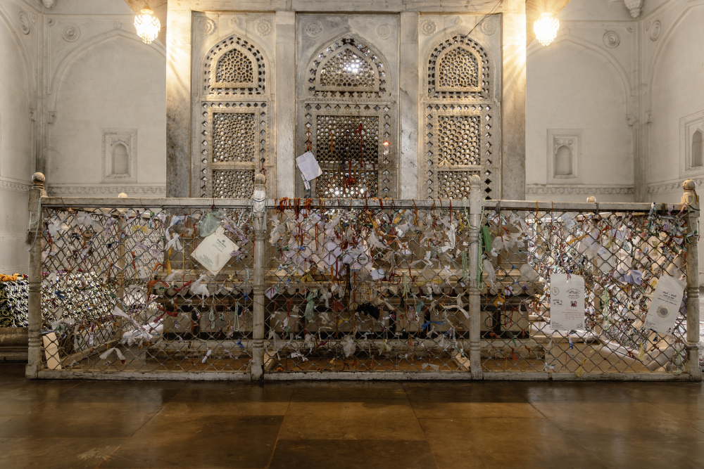 Inside the tomb of Muhammad Ghawth. (Picture Credits: Pranjal Jain)