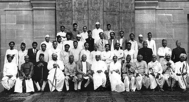 Indian musicians, including Krishnarao Shankar Pandit, at the first music conference after India’s Independence in 1948. (Picture Courtesy: Wikimedia Commons)