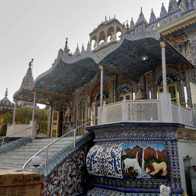 View of the Shitalnathji temple from the south-eastern side. Founded by Raibahadur Badridas Mukim in 1867, this is not only the oldest temple of the Kolkata Jain temple complex situated near Gouribari, Manicktala, but possibly one of the oldest Svetambara Jain temples in Kolkata (Courtesy: Kaza Ghosh)