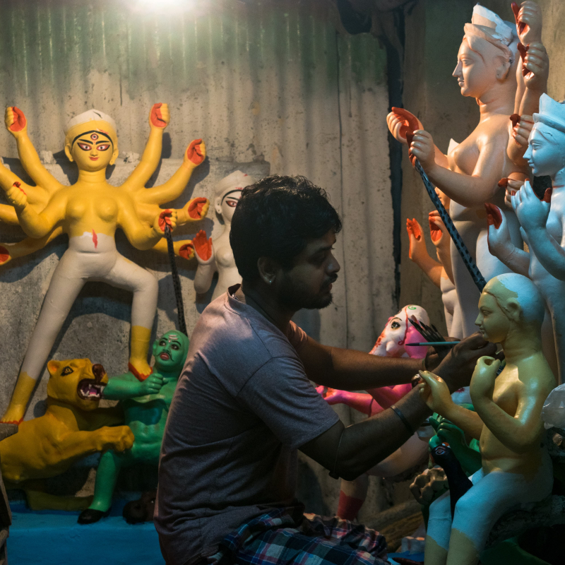 An artist working in the late hours of night in his studio (Courtesy: Aaheli Sen)