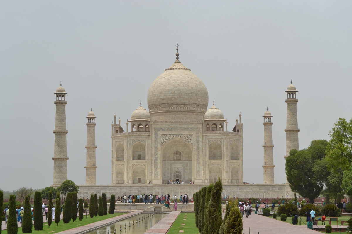 five lines on taj mahal