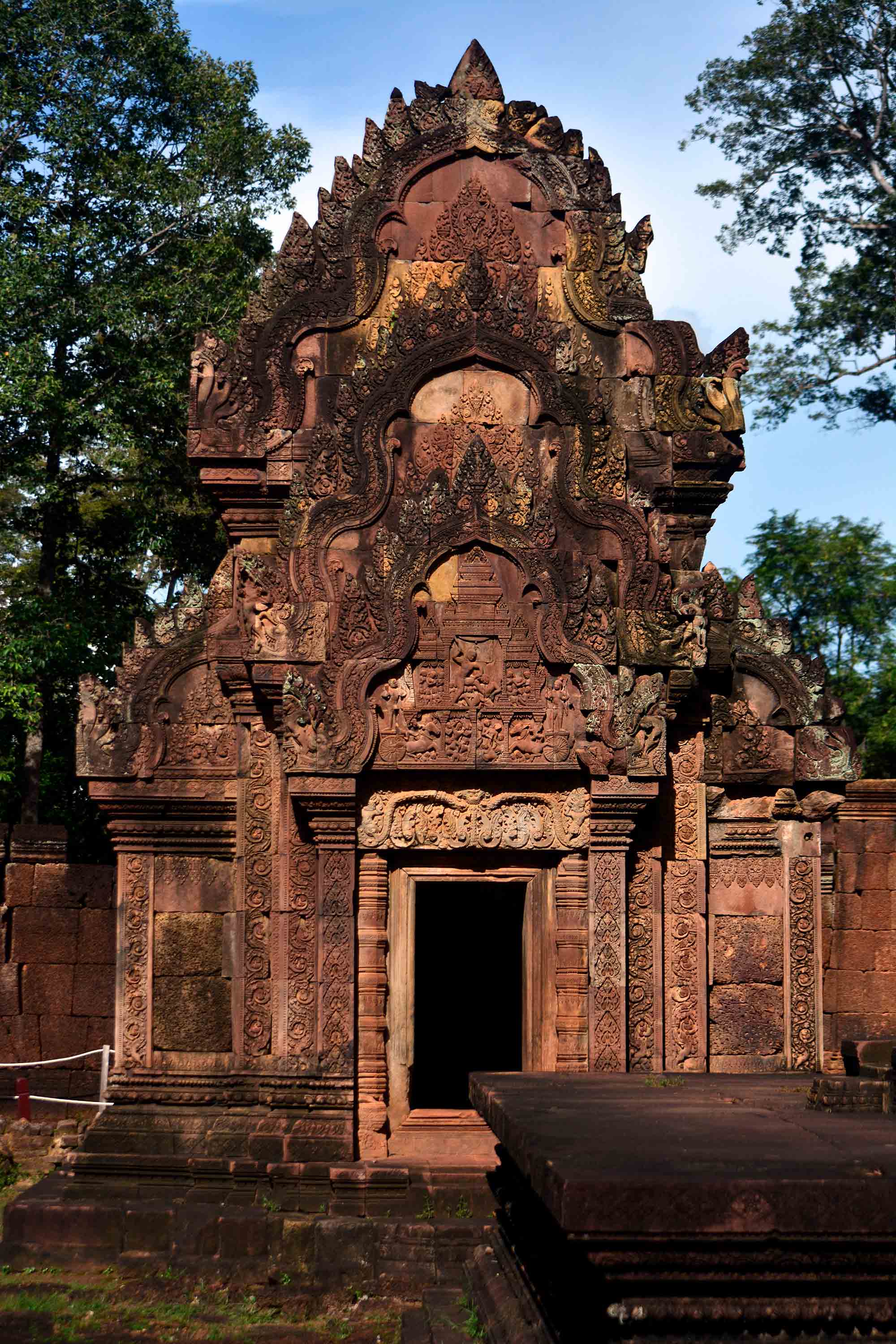 The Jewel Of Angkor Banteay Srei Temple Sahapedia