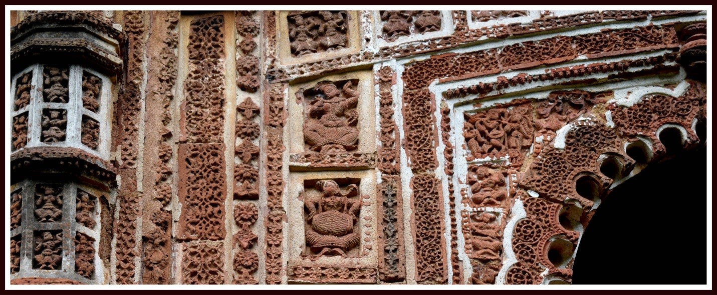 Fig. 3. টেরাকোটা প্যানেলে সংগীতের উদযাপন (কার্টিসি: শর্মিষ্ঠা চক্রবর্তী)