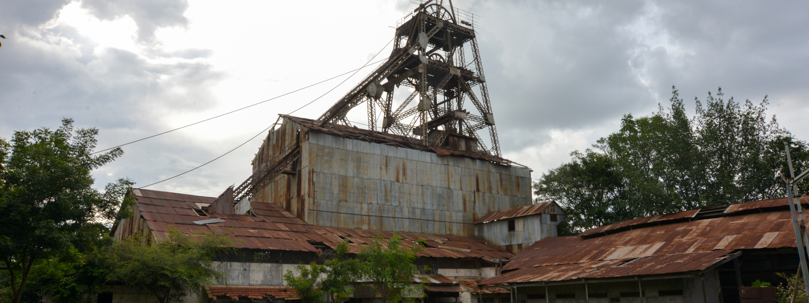 Gifford Shaft was the deepest shaft in KGF and the second deepest in the world with workers having to work at depths of over three kilometres. Now, it lies abandoned and the famous equipment is rusting away. Since the court proceedings regarding the mines are still pending, there is constant security around the premises of Gifford Shaft (Courtesy: PeeVee)