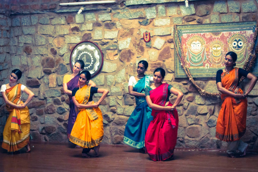 Fig. 4. Dancers practice a movement in tribhang during a workshop at Nrityagram in 2014 (Courtesy: Meghna Das)