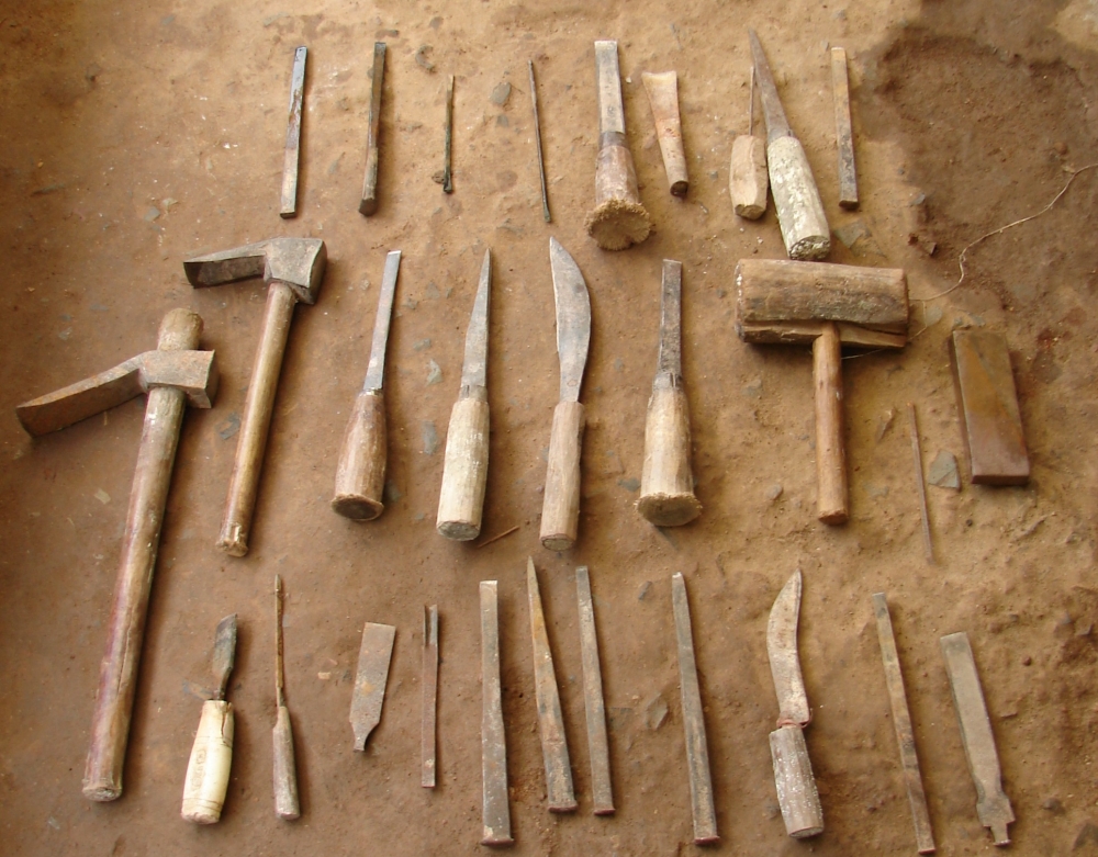 Implements used in carving sculptures