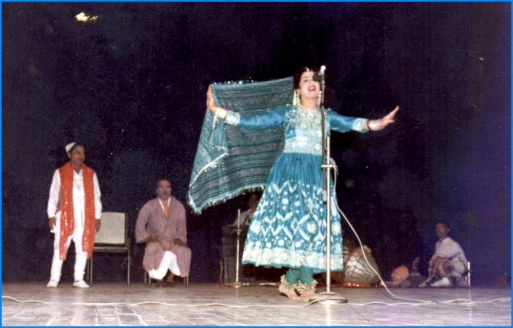 Fig. 5: Kamlesh Lata, acting in a nautanki in the 1960s (Courtesy: Kamlesh Lata).