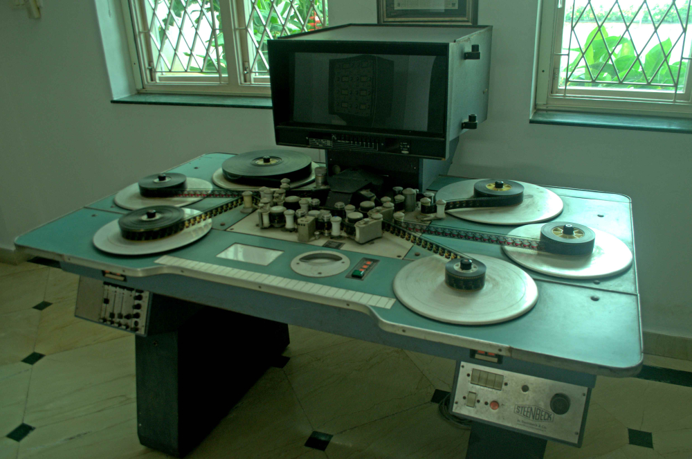 Fig. 5. Steenbeck flatbed editing machine at the AVM Productions office (Courtesy: Senjuti Mukherjee)  