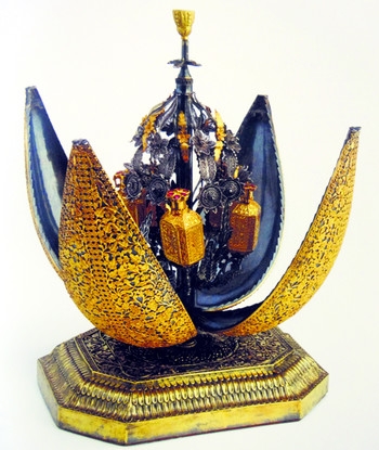 A perfume holder of gold and silver presented to the Prince by the Maharaja of Jodhpur (Courtesy: The Tribune)