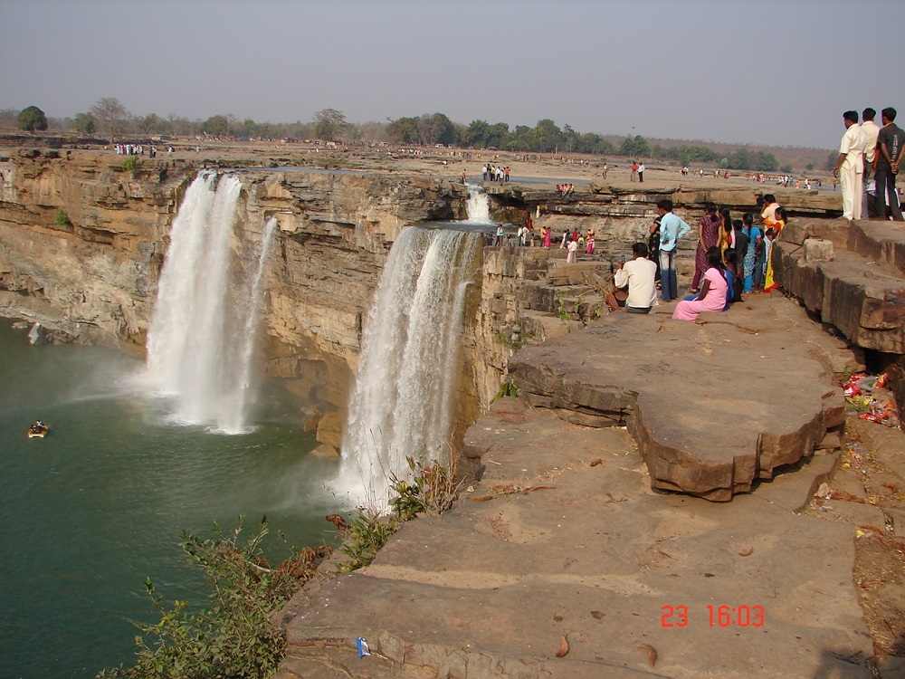 Tourists at Chitrakote