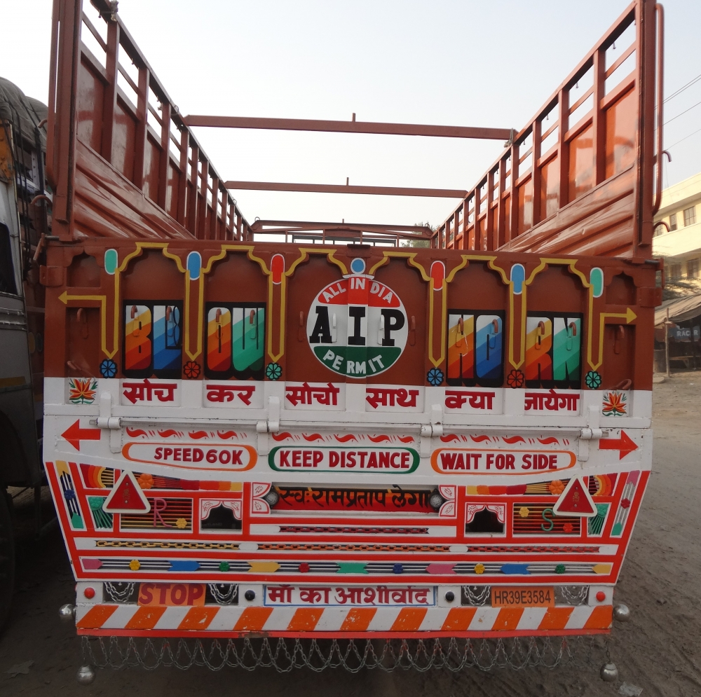 Fig. 1: Truck literature often addresses philosophical questions that have to do with one’s life and death. The one-liner on this truck, parked at Sanjay Gandhi Transport Nagar, asks the readers to think long and hard on what they would take with them once they are dead 