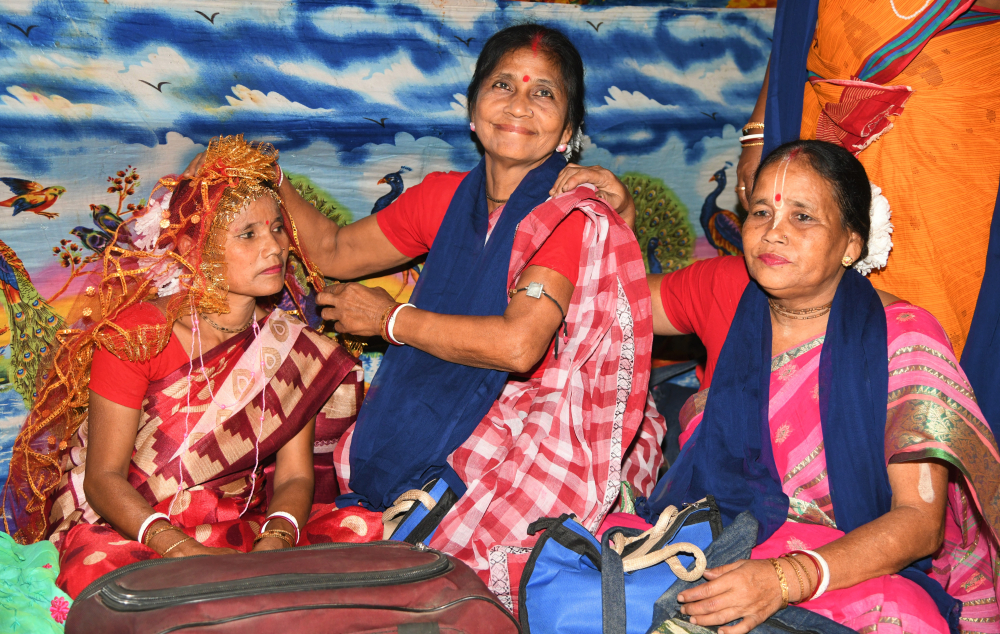 Fig. 7: Akulbala Sarkar along with her female co-artists at the backstage of the performance as a part of the Mukha Mela in Kushmandi block of Dakshin Dinajpur 