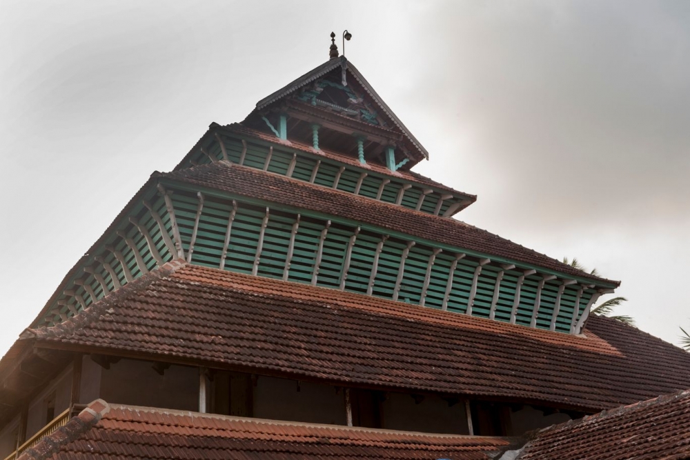 Multi storied Mishkal masjid in Kerala vastu