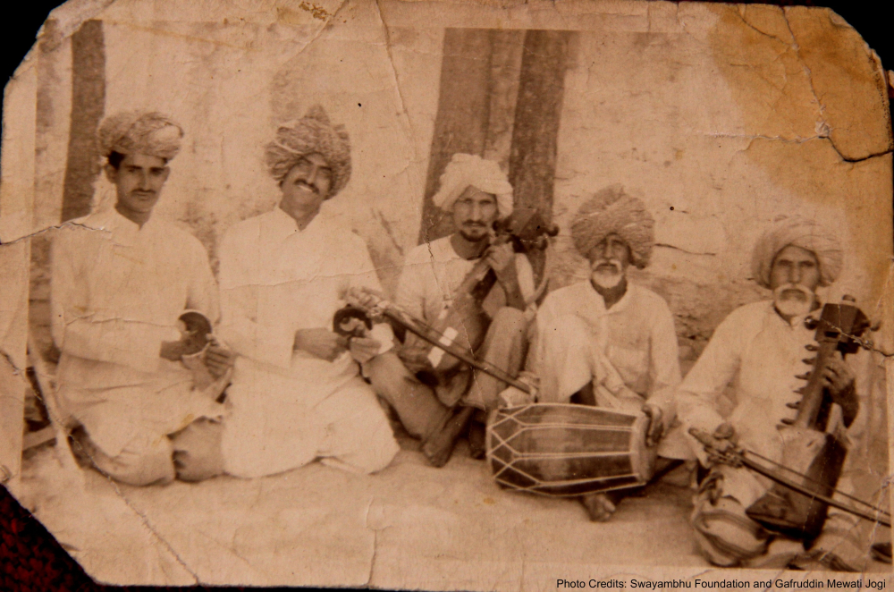 A performance of Pandun ka kada at a Braj Holi karyakram in 1984