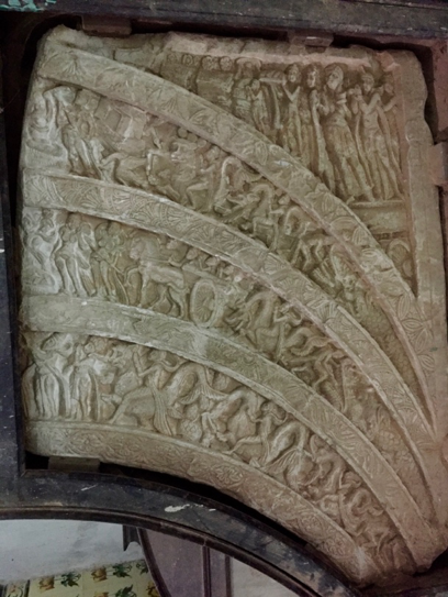 Fig. 14: Architectural remnant of an archway in a Jain household, Azimganj (Courtesy: Mrinalini Sil)