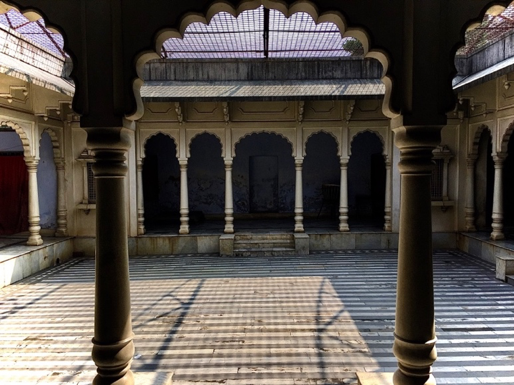 Fig. 8: The colonnaded verandah of Chintamani Parsvanatha temple, Azimganj (Courtesy: Mrinalini Sil)
