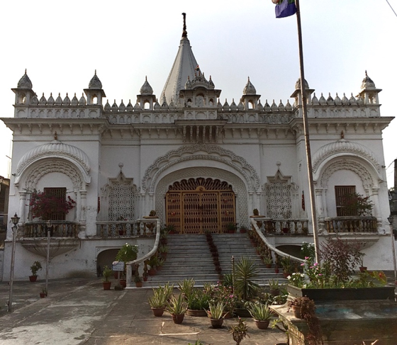 Fig. 9: Shri Shambhavnath Bhagwan temple, Jiaganj (Photo courtesy: Mrinalini Sil)