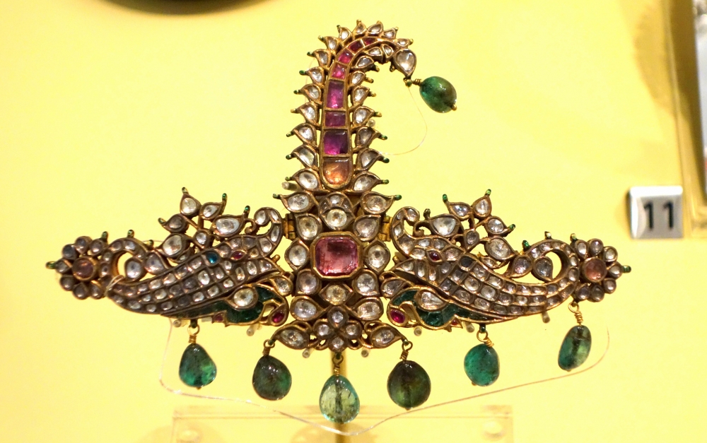 Sarpech, male jewellery india, rajasthan, Photo: Royal Ontario Museum Collection