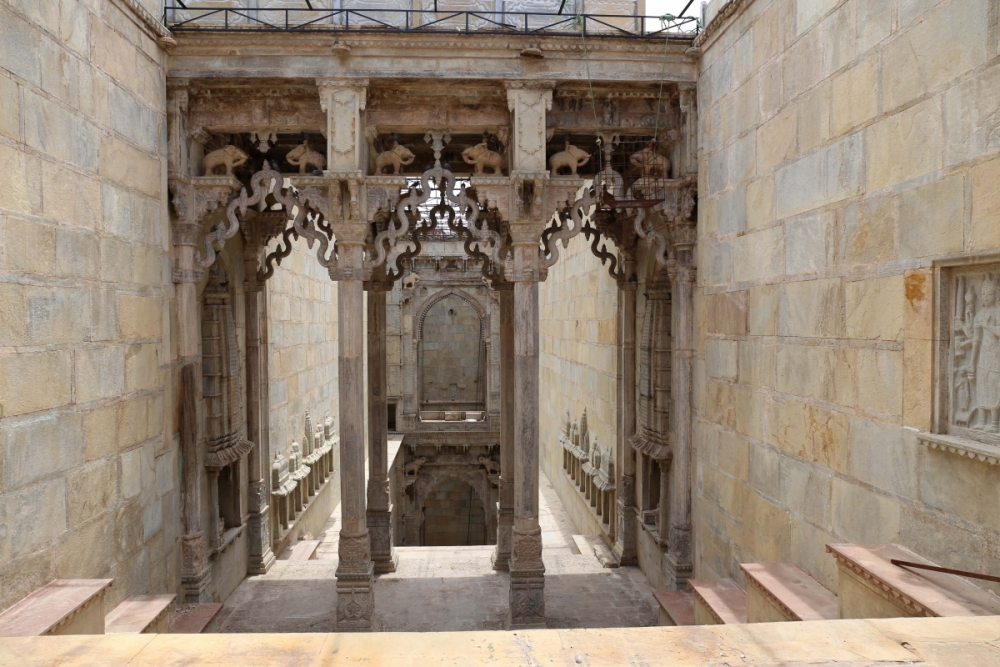 Fig 9: Pillars with elephant capitals at the entrance of Raniji Ki Bavdi, Bundi