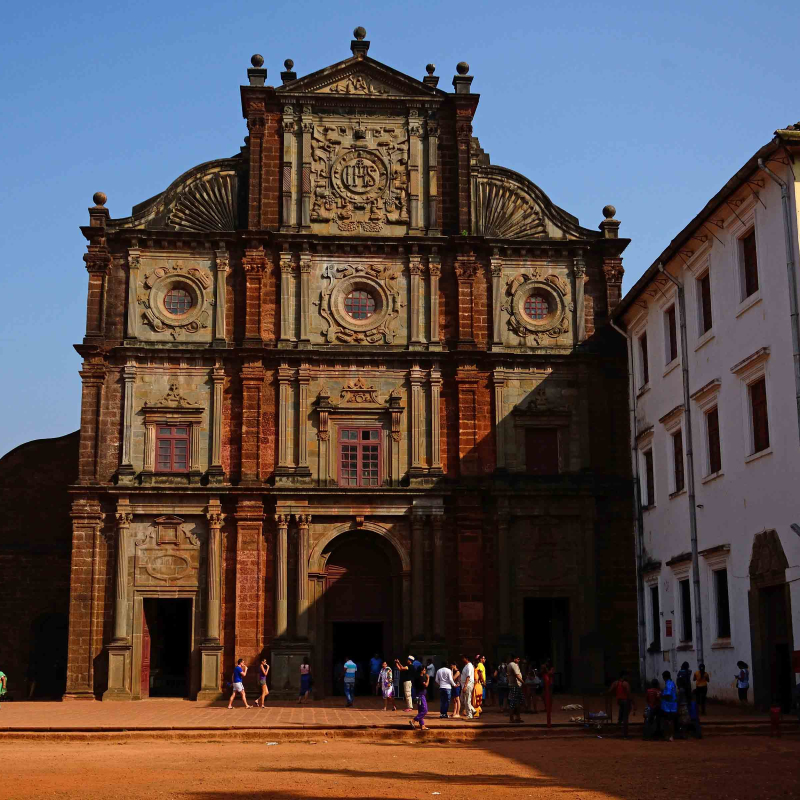 Old Goa An Introduction Sahapedia Specifically the fort is located in the sinquerim beach which is near to the arabian sea.