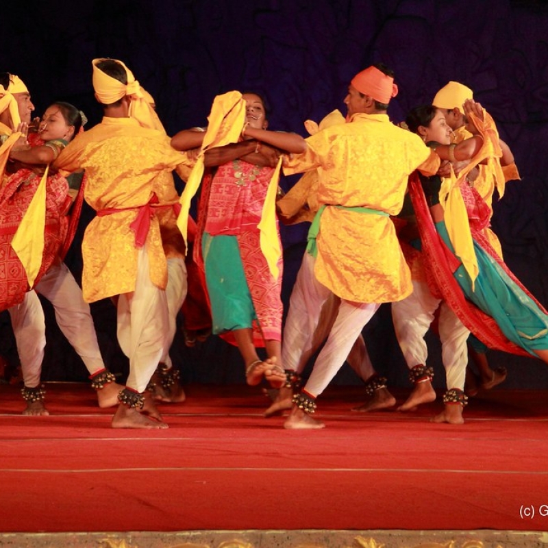 Gujarati Folk Dance at Mahabalipuram (Photo Credits: Gopi Pepakayala, created by p_gkkumar, Creative Commons) 
