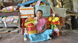 Khongbantabam Thoibi, 66, with her finished laidhibi (Courtesy: Akoijam Sunita)